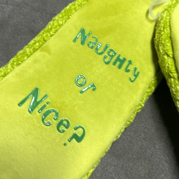 🎄🎅 Dr. Seuss The Grinch Slipper Socks🎅🎄 - Picture 5 of 5